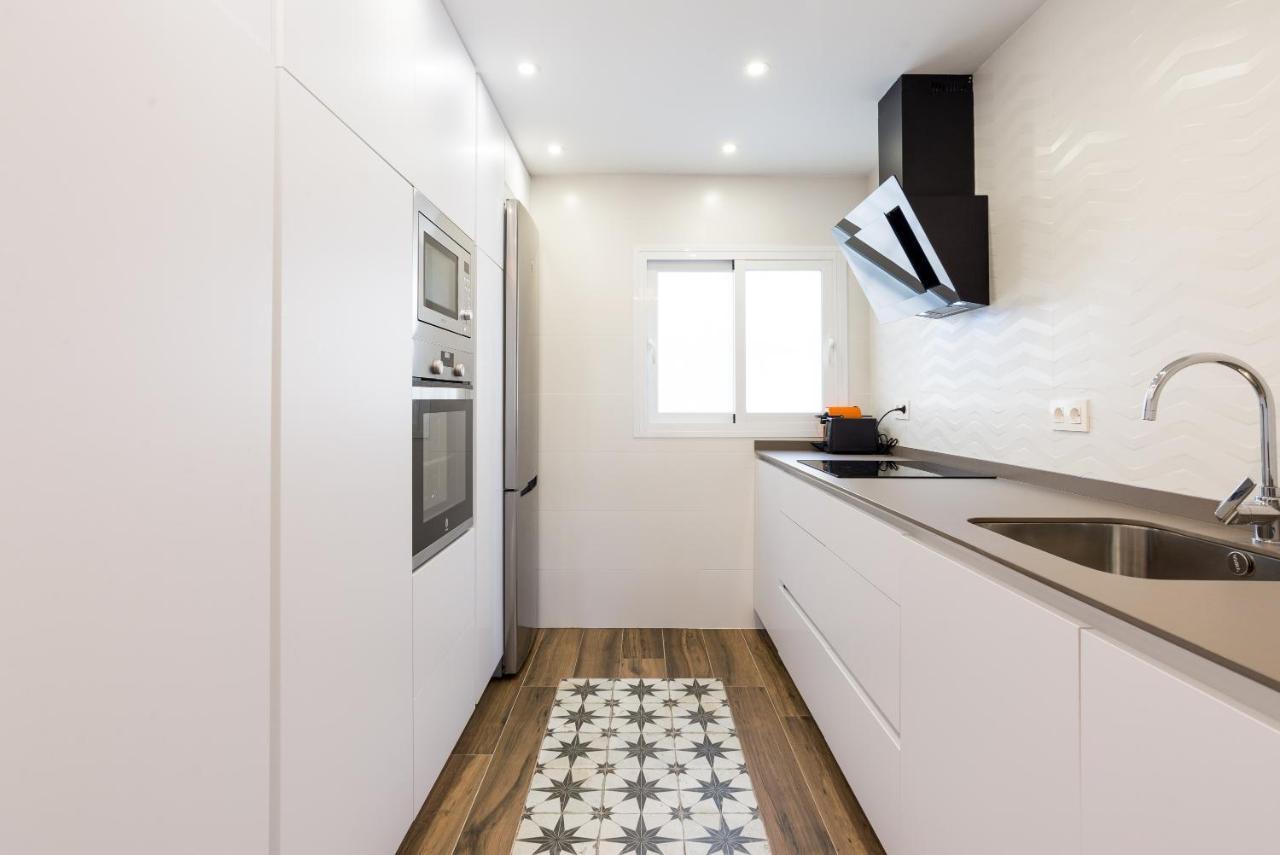 Bhost - Suite La Merced มาลากา ภายนอก รูปภาพ