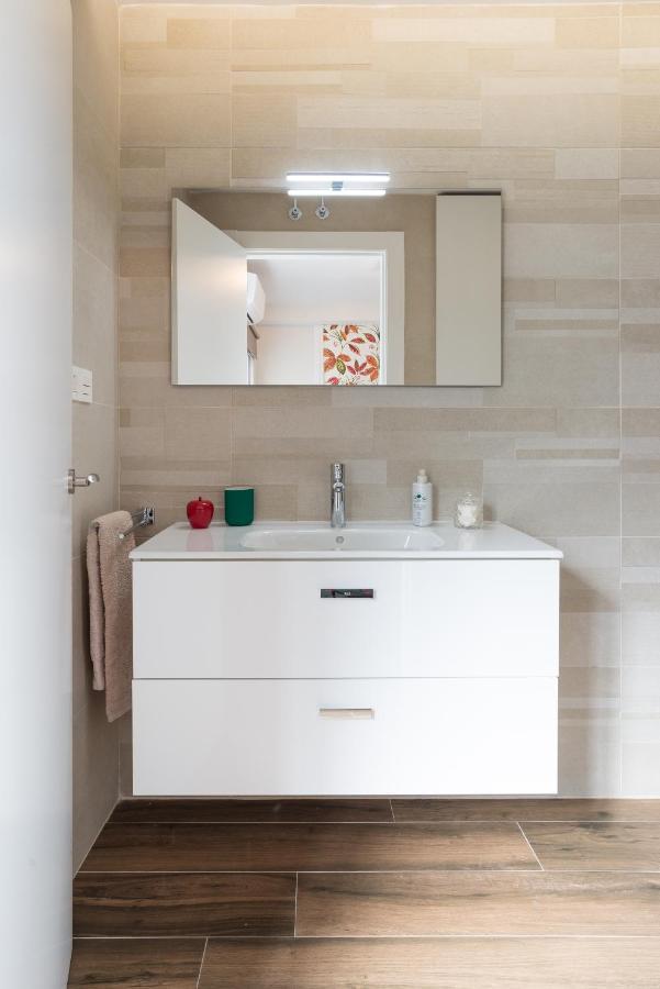 Bhost - Suite La Merced มาลากา ภายนอก รูปภาพ
