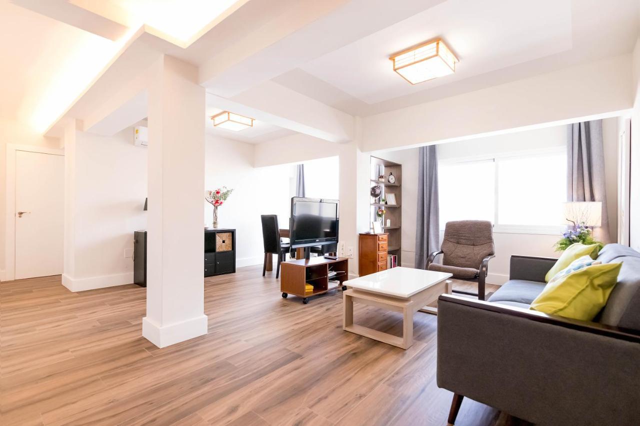 Bhost - Suite La Merced มาลากา ภายนอก รูปภาพ